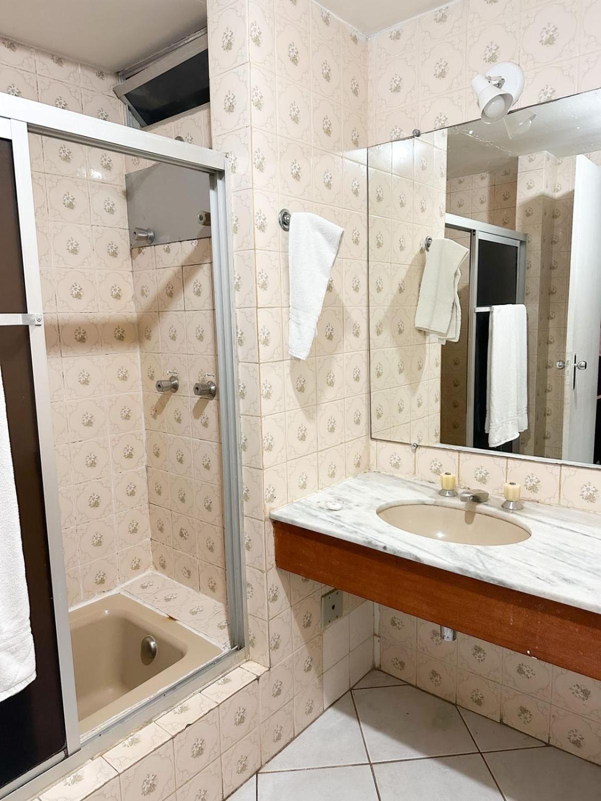 Em - Garvey Park Aparthotel *