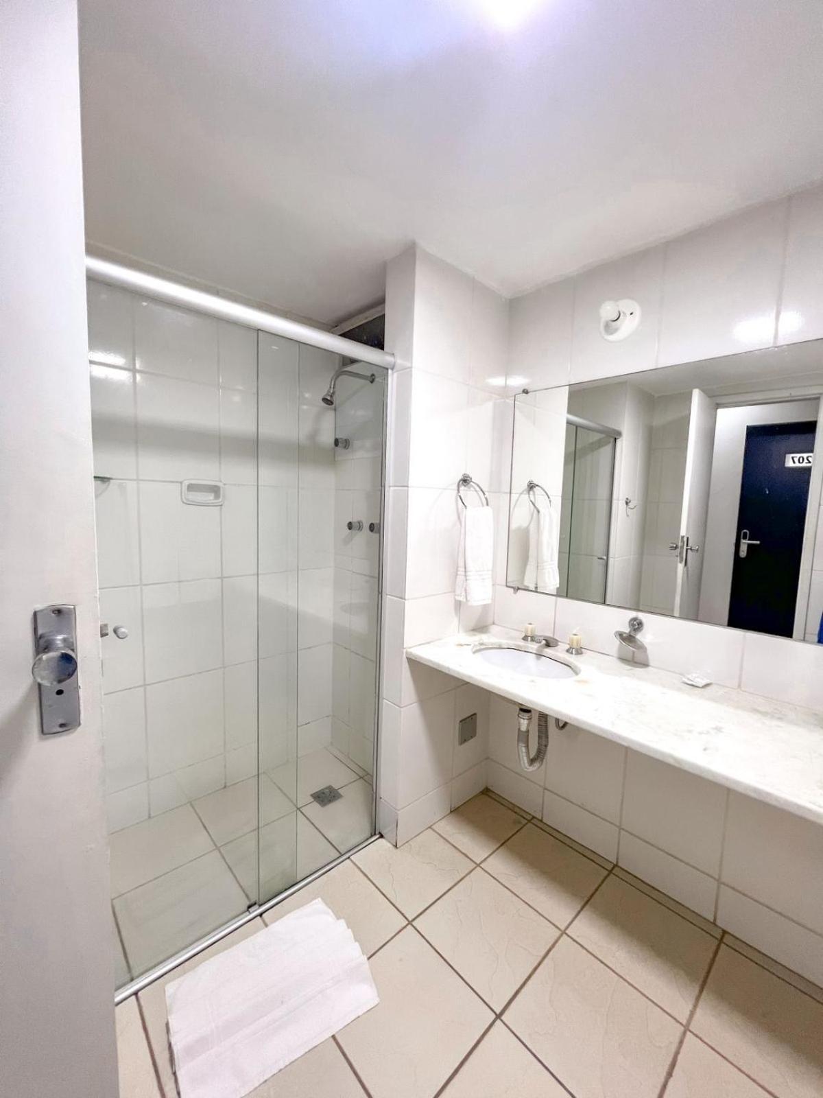 Aparthotel Em - Garvey Park *